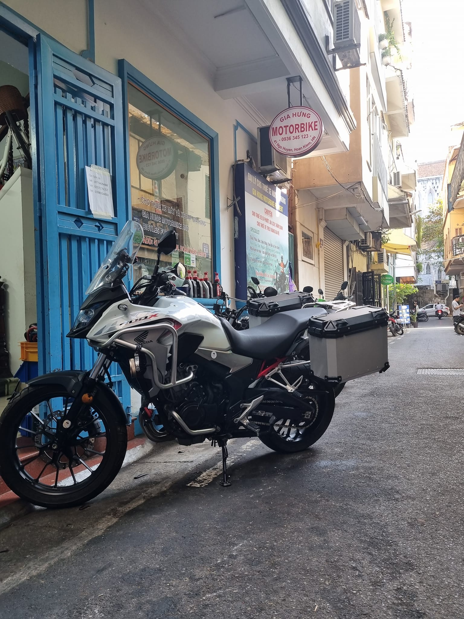 The Cost of Renting a Big Motorcycle in Hanoi