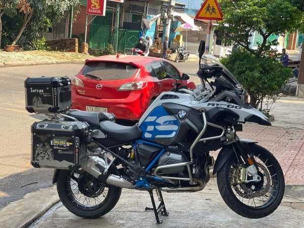 The Cost of Renting a Big Motorcycle in Hanoi